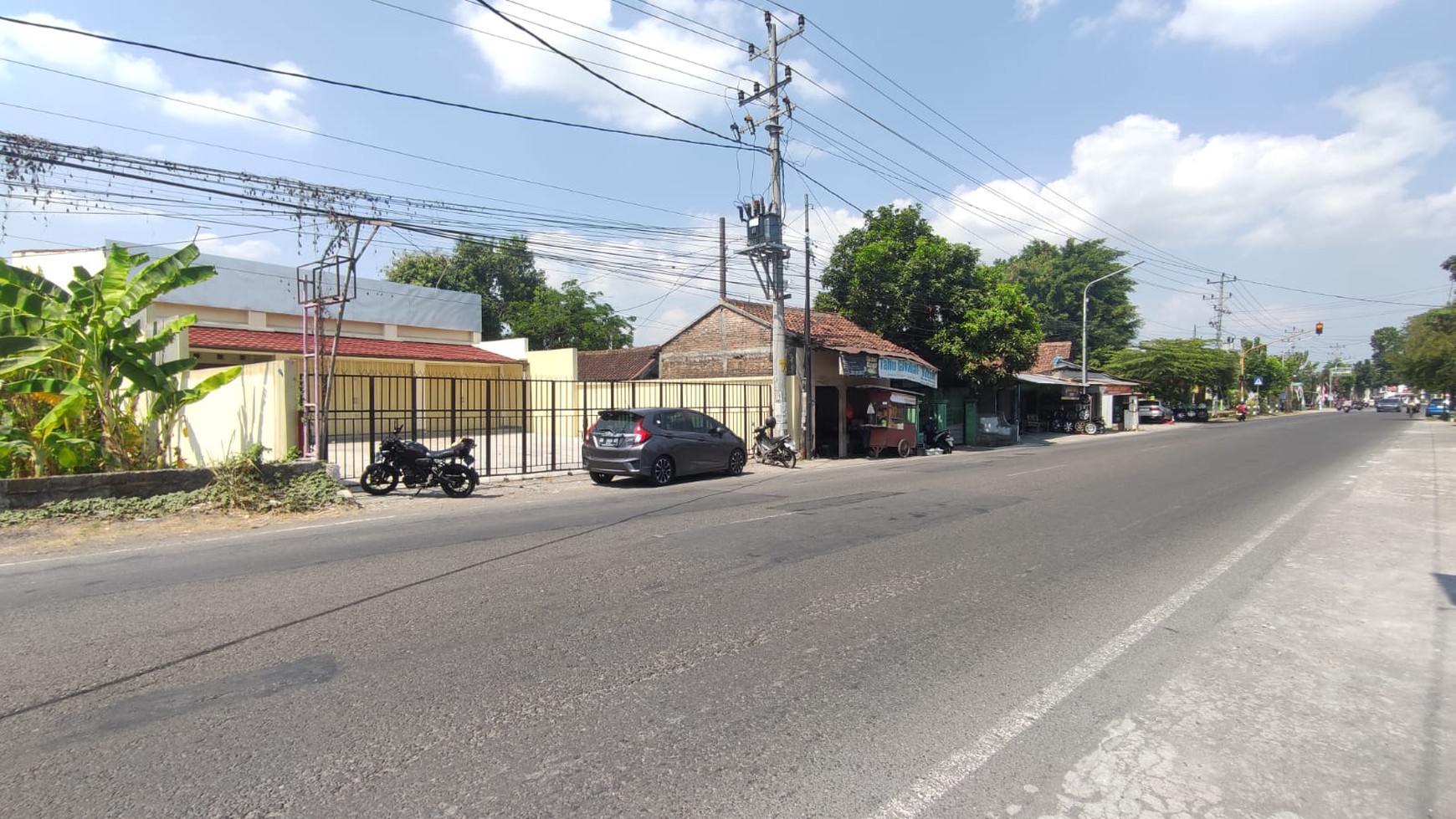 Ruko 2 Lantai Cocok Untuk Usaha Lokasi Strategis di Jl. Parangtritis Sewon Bantul