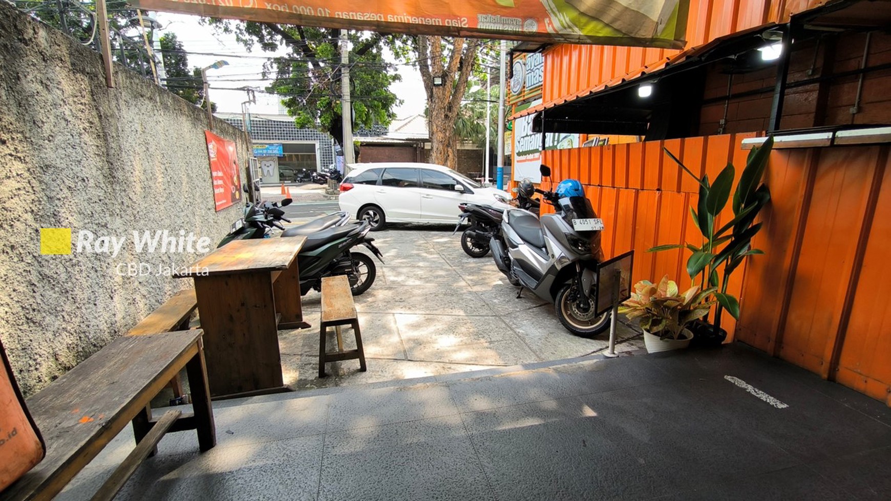 Ruko Siap Pakai Lokasi Strategis Di Jl. Raya Tebet - Dijual