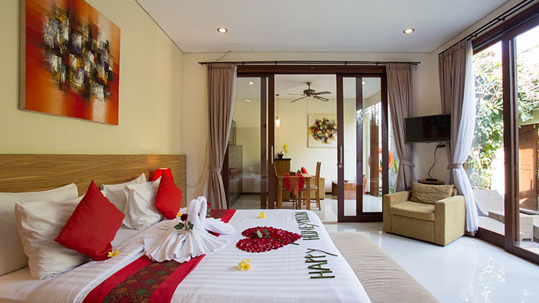 14 Private Luxury Villas embellished with minimalist tropical gardens in Great Location Gianyar