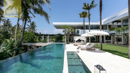 A Dramatic Tropical-State-of-Mind Luxurious Designer Villa