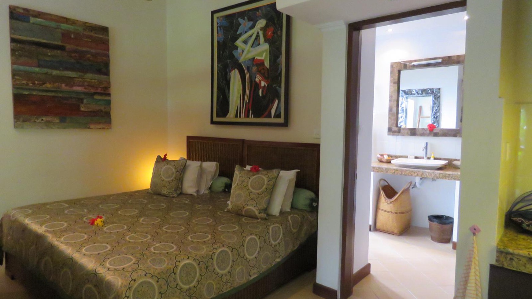 Artistic  Luxurious Villa 10 Bedrooms in Great Location Sanur