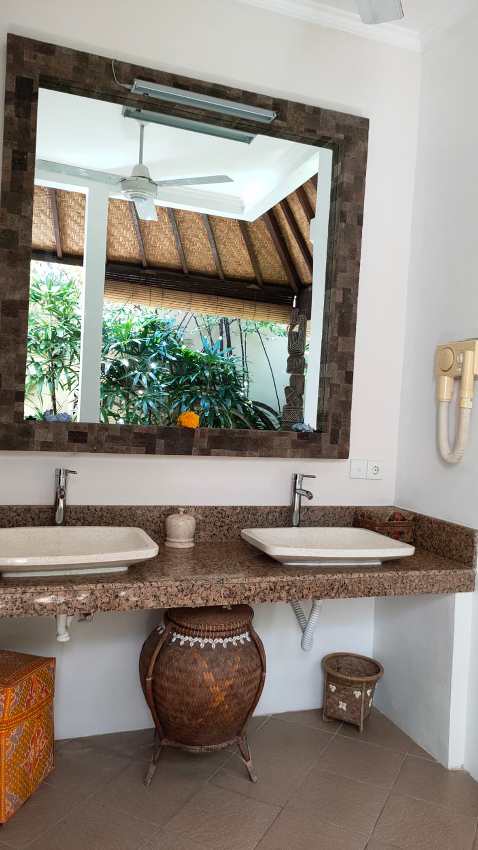 Artistic  Luxurious Villa 10 Bedrooms in Great Location Sanur