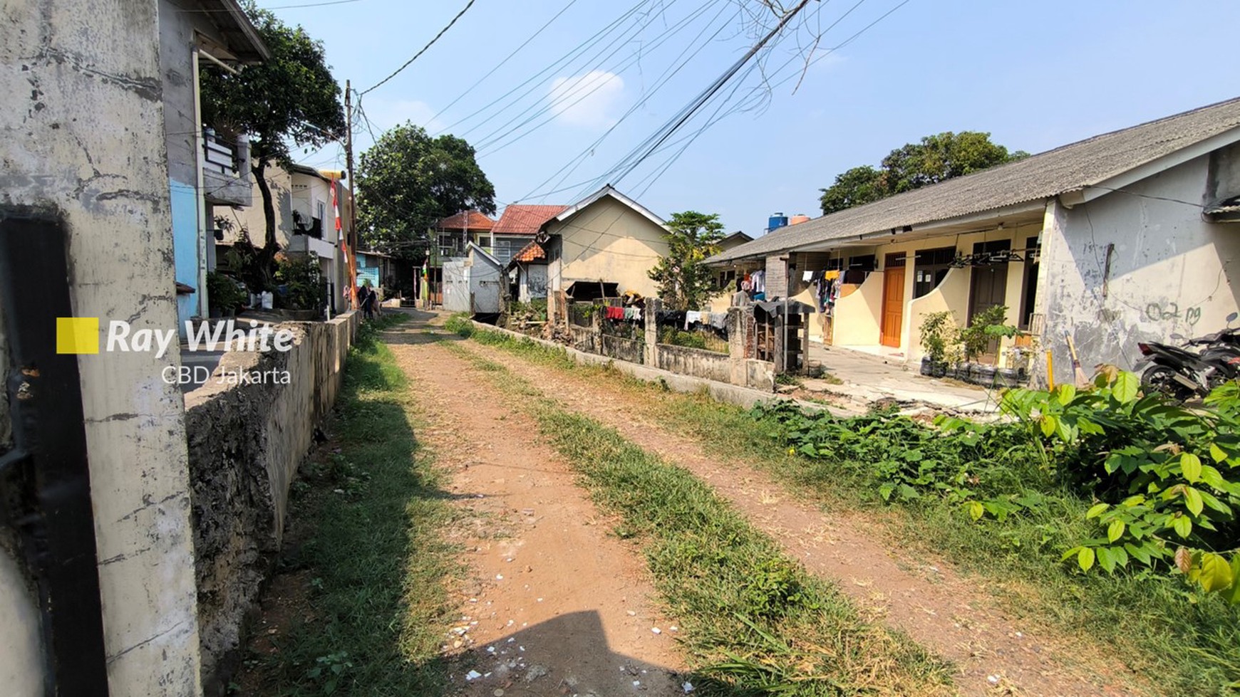 Rumah Tua Hitung Tanah Lokasi Strategis di Lebak Bulus