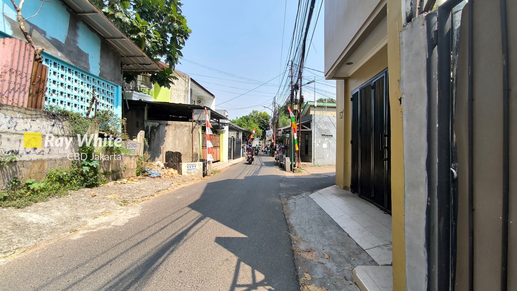 Rumah Tua Hitung Tanah Lokasi Strategis di Lebak Bulus