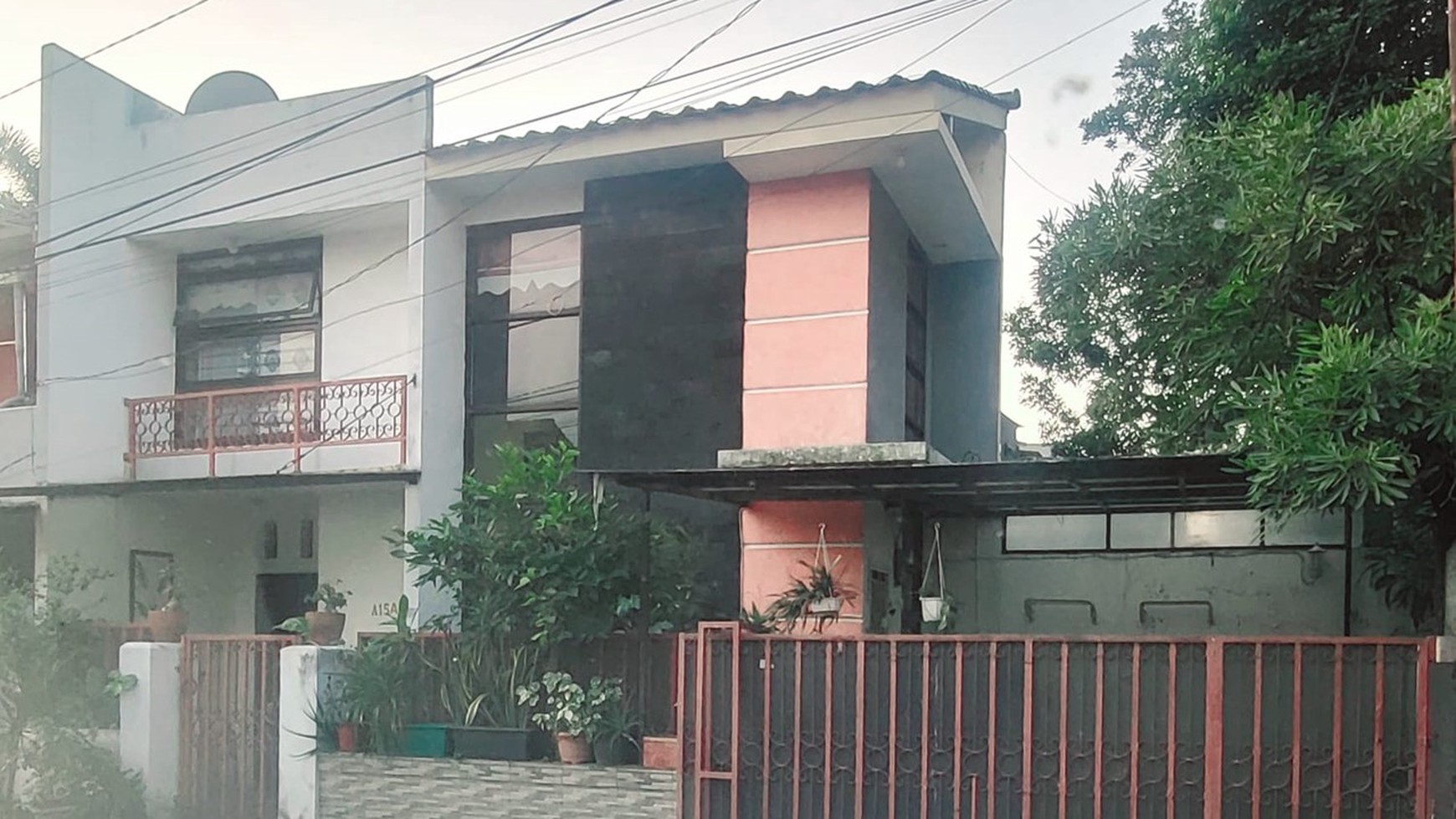 Rumah Homey Dalam Komplek BPK Gandul Cinere - Disewakan