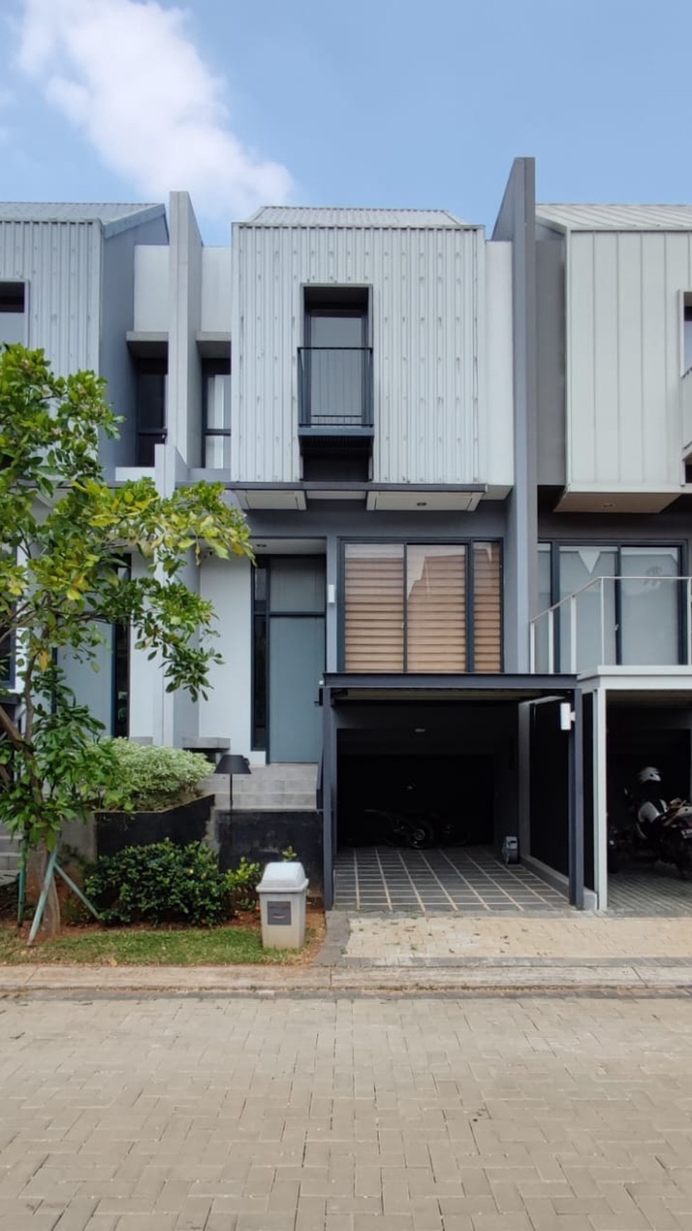 Hot Price. Rumah modern Imajihaus Greenwich Park, BSD