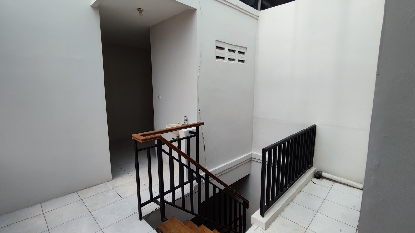 Best Price. Rumah bagus Nusa Loka BSD, harga bagus.. 