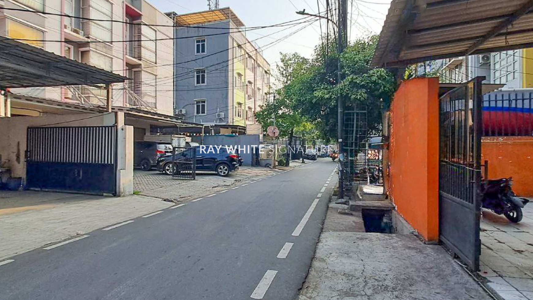 Rumah Hitung Tanah Strategis Cocok Untuk Perkantoran dan Kos di Tanah Abang Jakarta Pusat