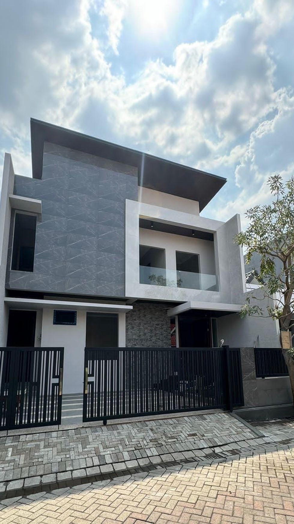 dijual rumah baru high quality citraland depan