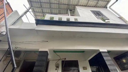 hunian 2 tingka dengan kos full di kawasan Jatinegara