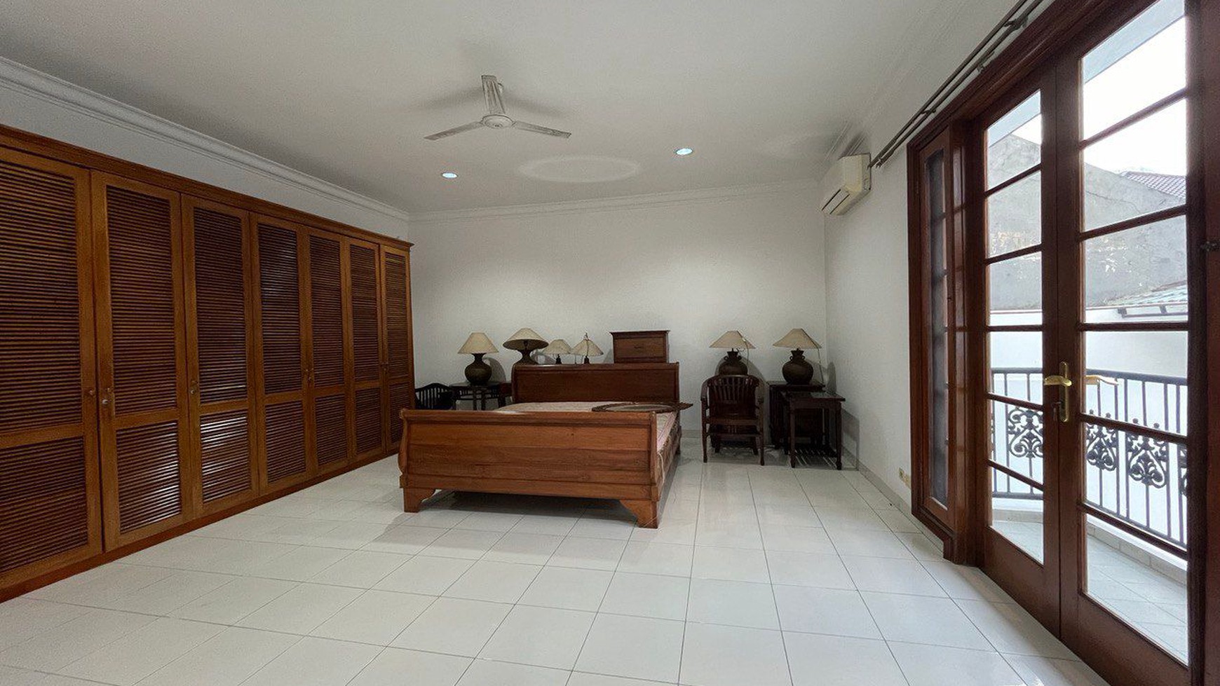 Rumah Hitung Tanah Area Cipete