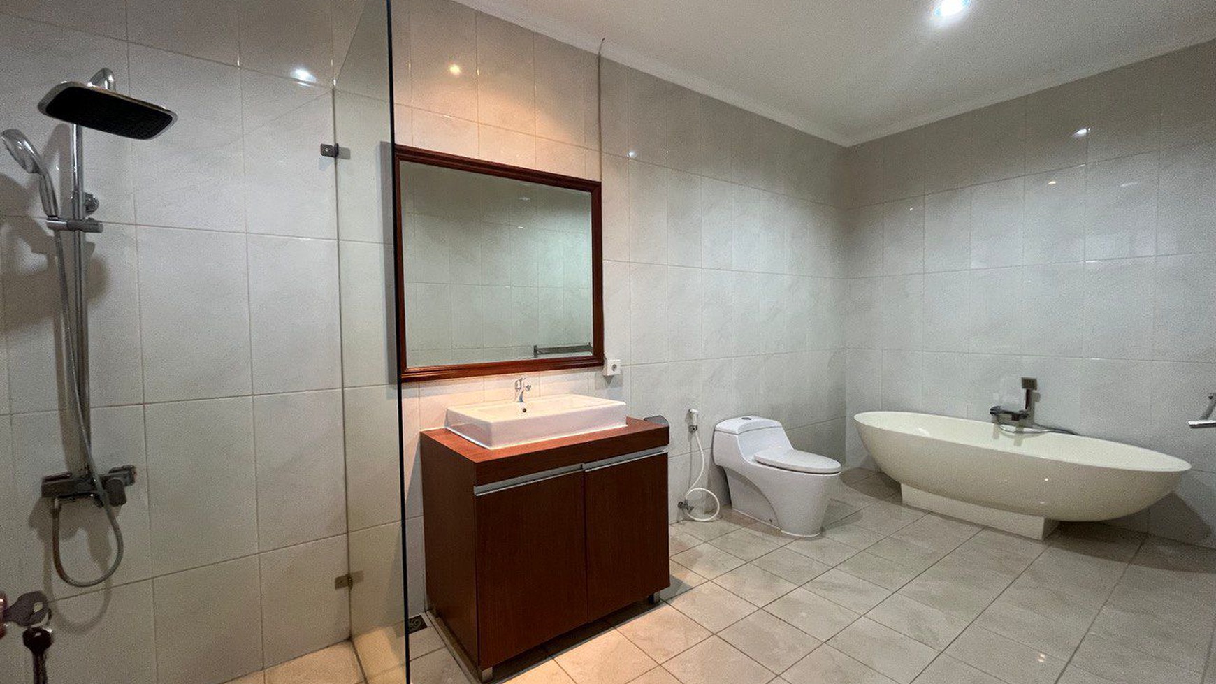 Rumah Hitung Tanah Area Cipete