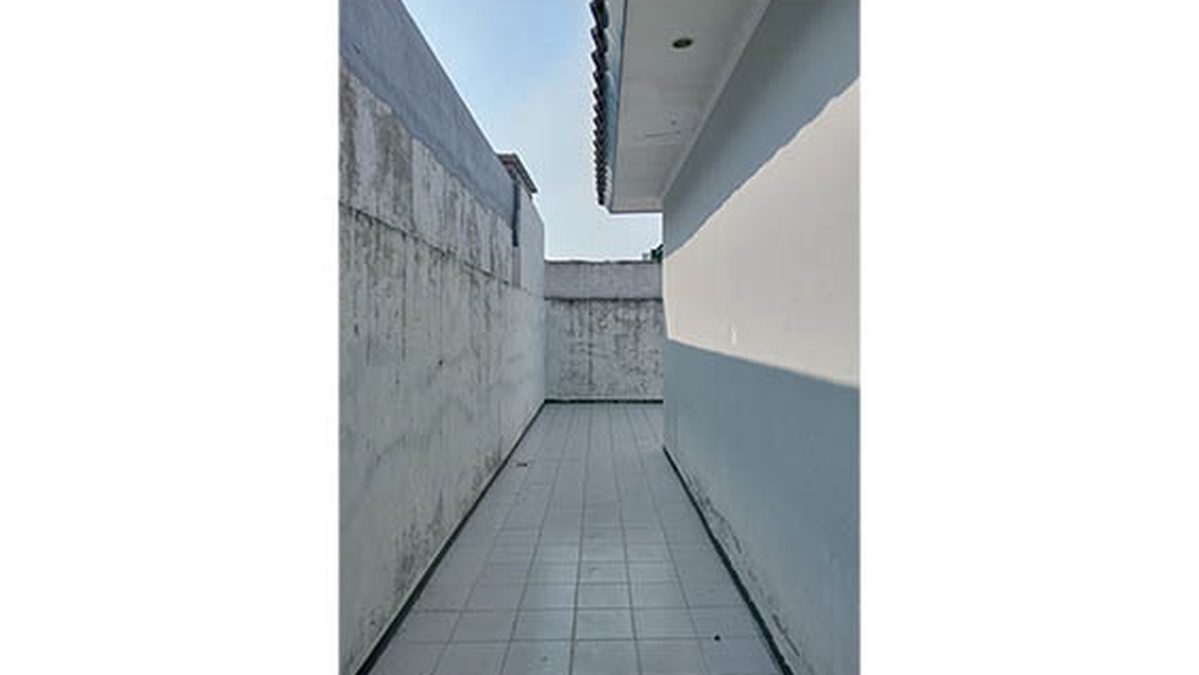 Rumah Taman Modern, Jl Bougenville, Cakung, Luas 8x15m2