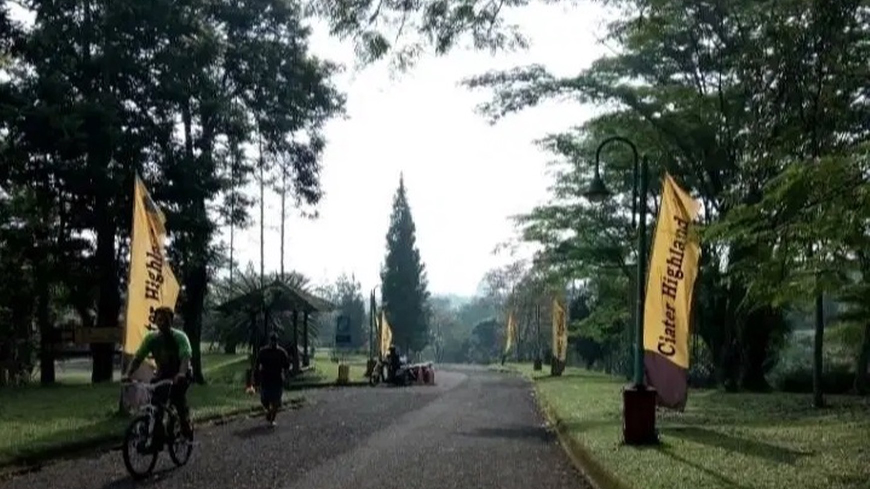 Villa Asri dengan Halaman Luas dan Lingkungan Nyaman @Lembang