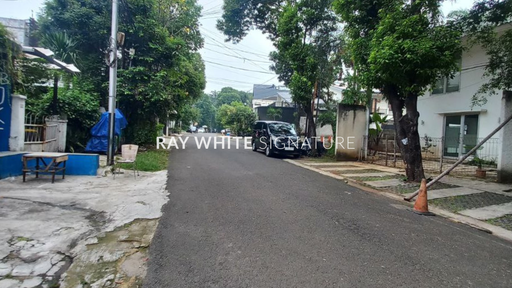 Dijual Rumah Lama di Kebayoran Baru, Lokasi tenang aman dan nyaman