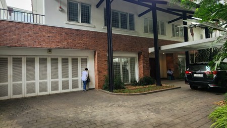  Disewakan Rumah Elegan di Area Brawijaya