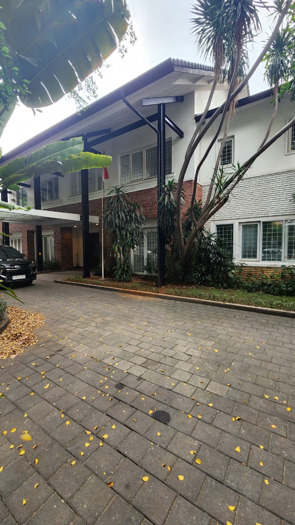  Disewakan Rumah Elegan di Area Brawijaya