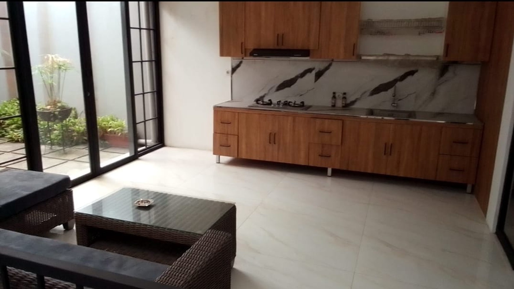 Rumah Hitung Tanah Area Cipete