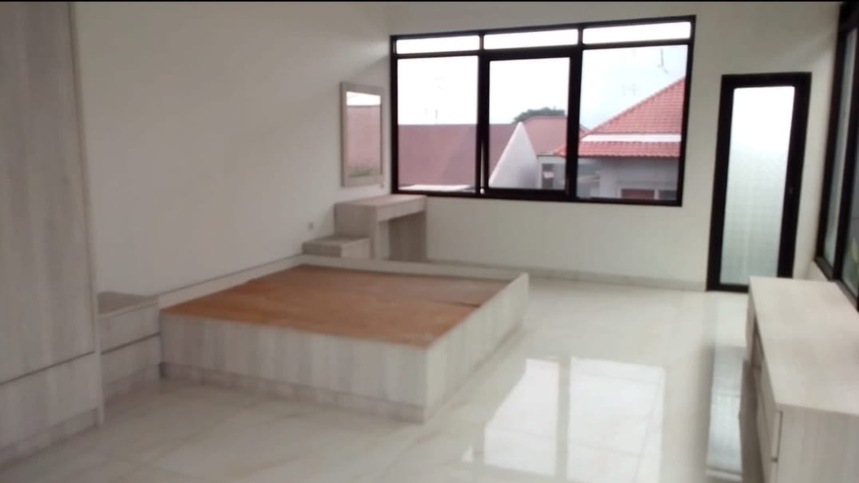 Rumah Hitung Tanah Area Cipete