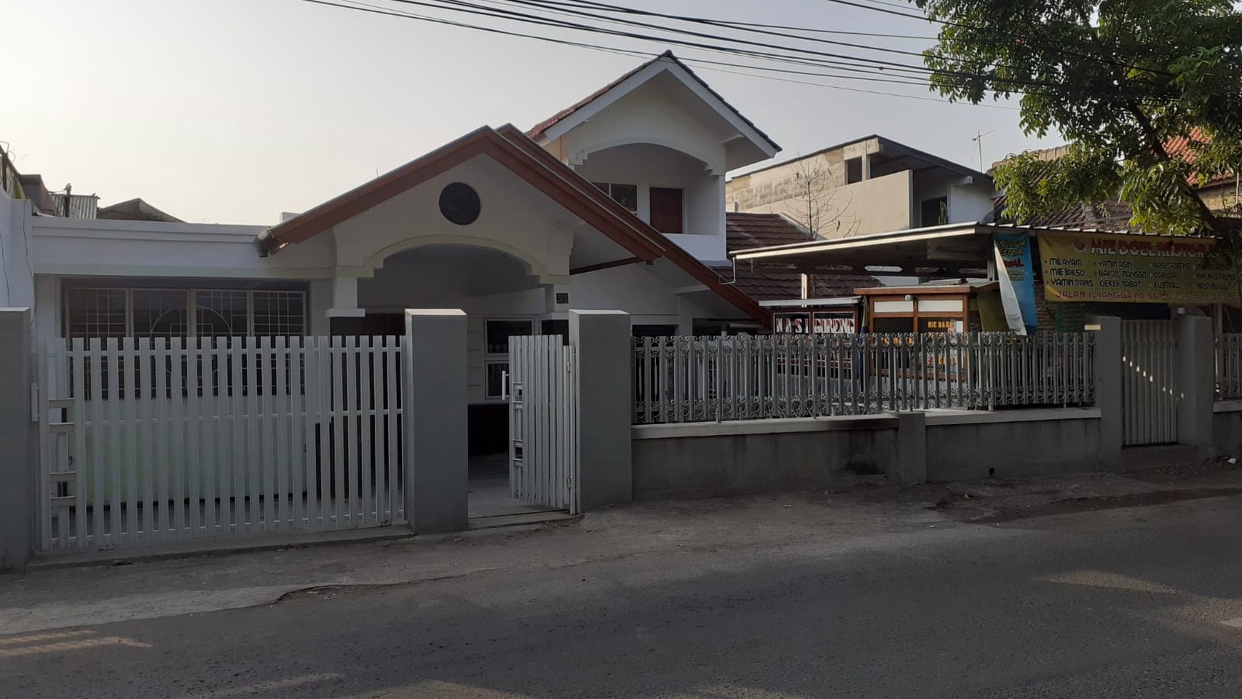 Rumah Usaha di Turangga dekat TSM cocok untuk Kantor