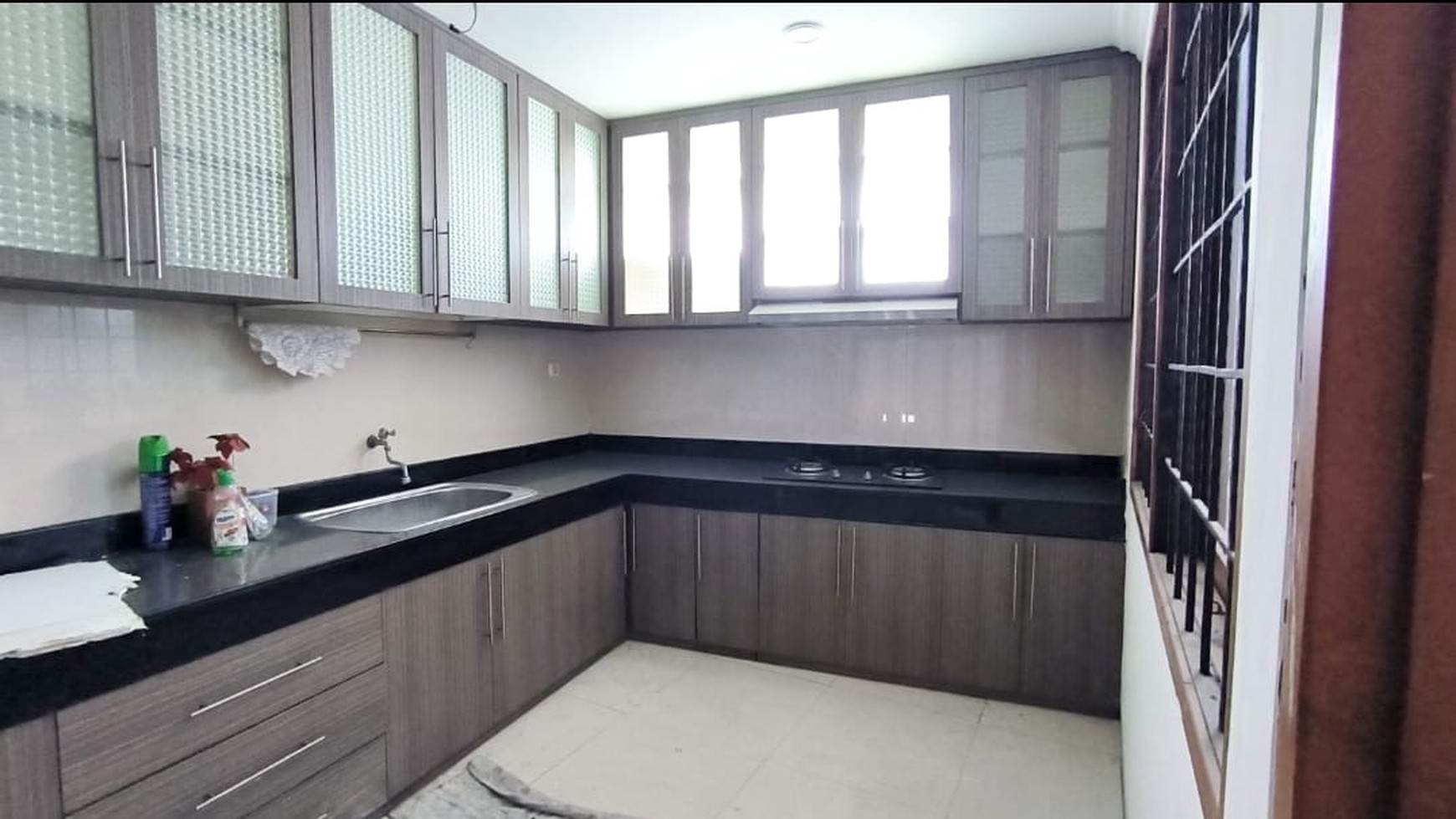 Rumah Bagus Full Furnished di jl Kembar Bandung Kota