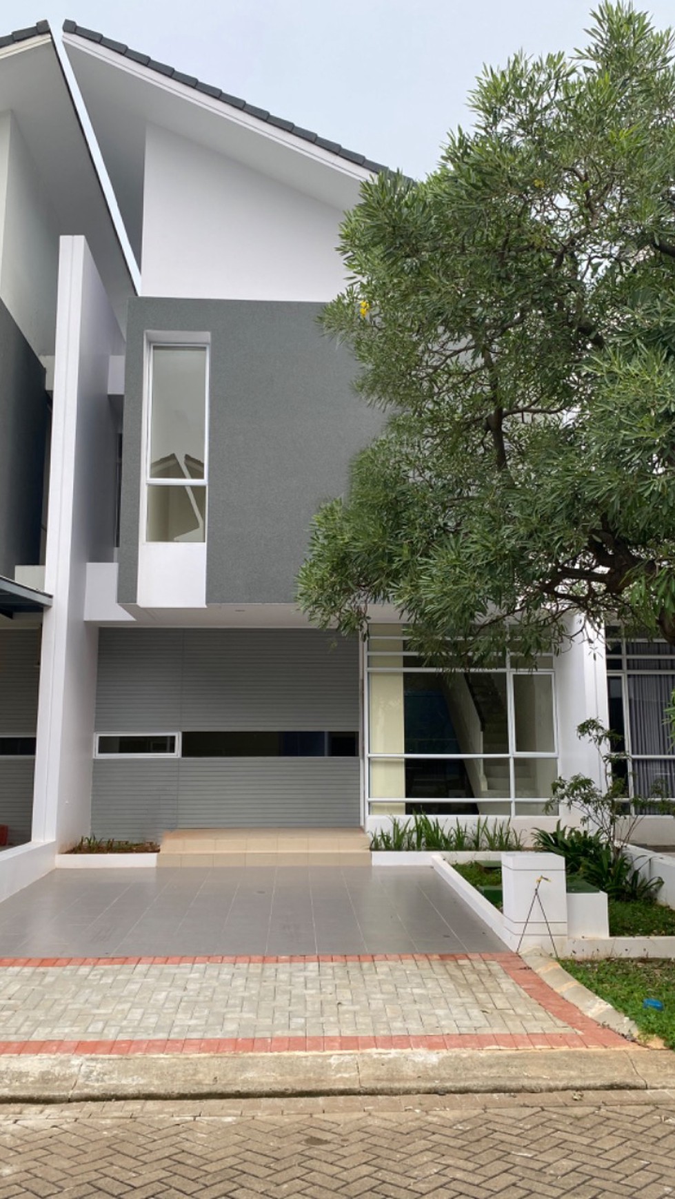 Rumah Minimalis Modern di Discovery Aluvia Bintaro Jaya