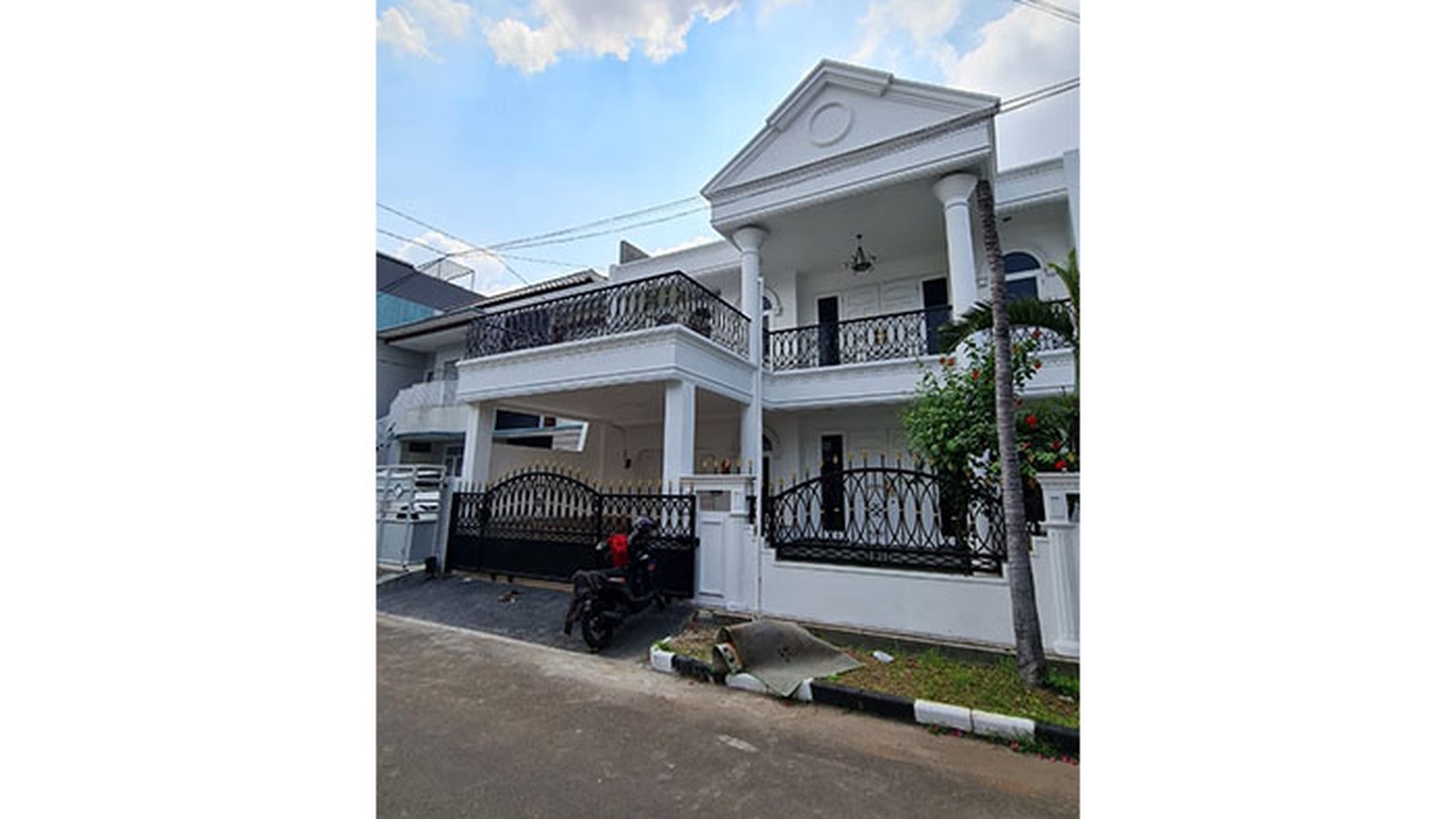 Rumah Gading Kirana Barat, Kelapa Gading Luas 11x17m2