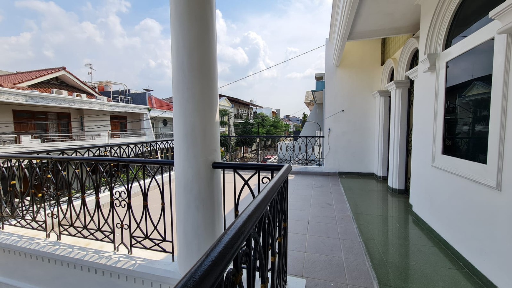 Rumah Gading Kirana Barat, Kelapa Gading Luas 11x17m2