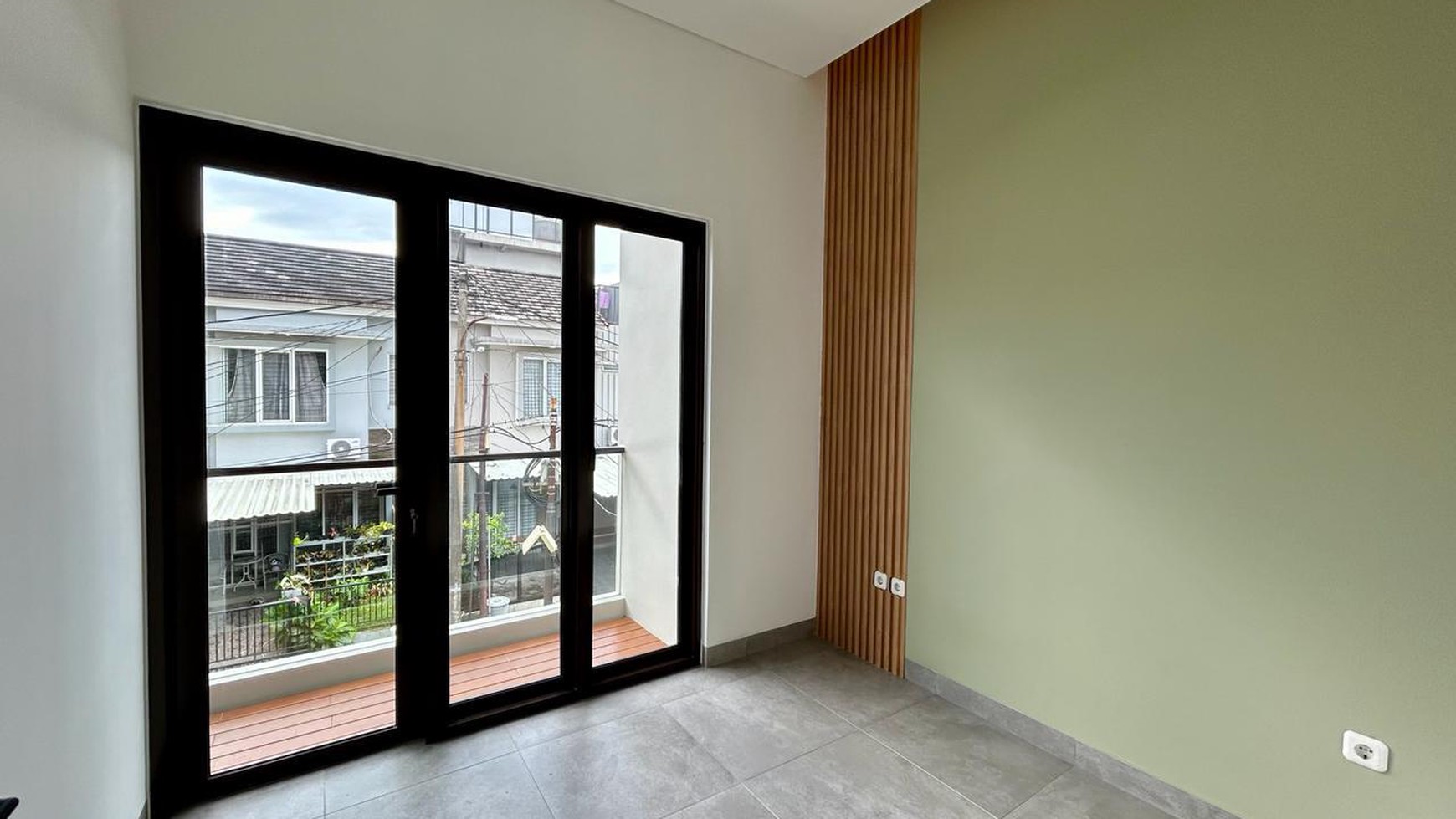 Dijual rumah baru di bsd timur !!!