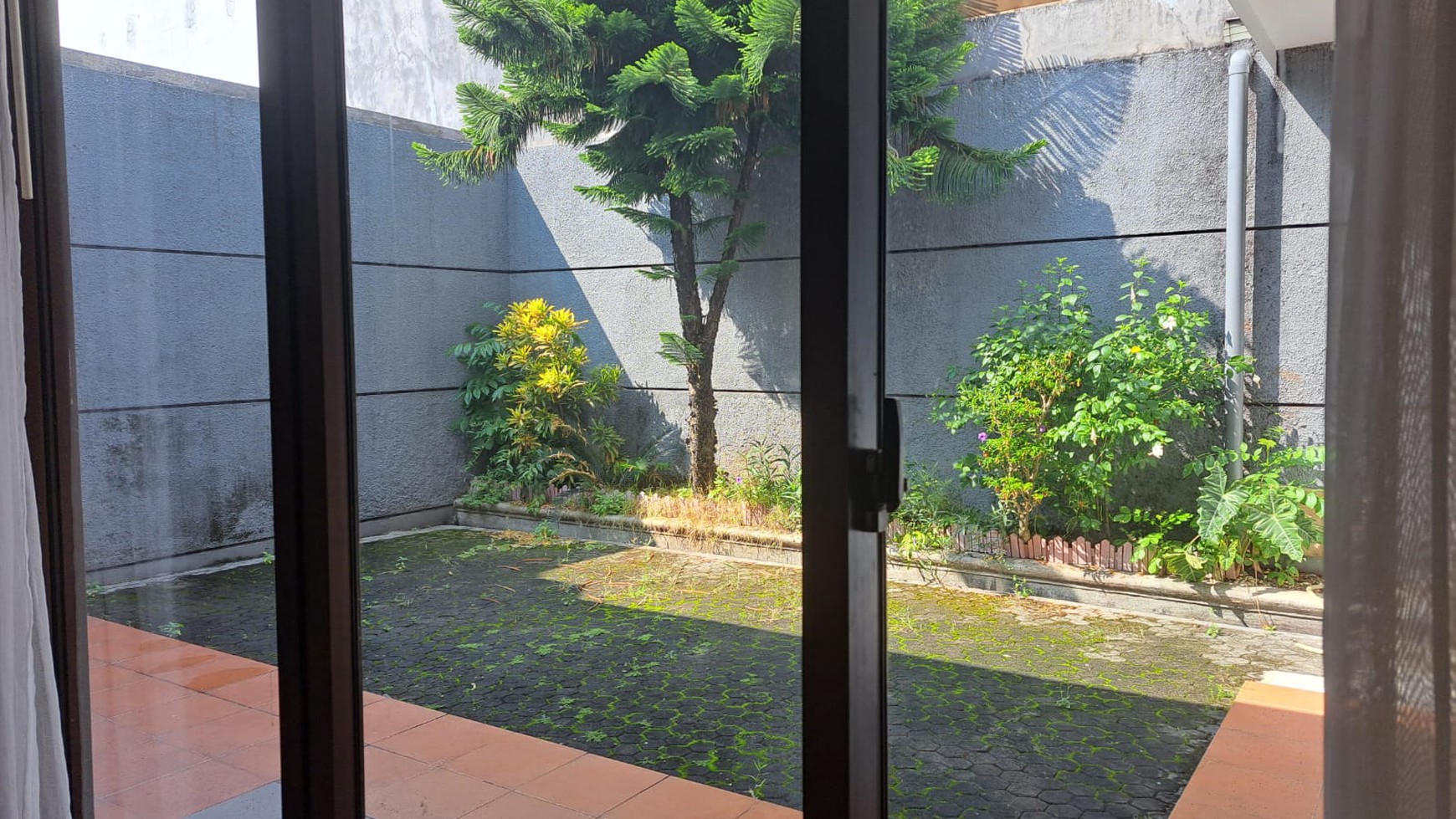 Disewakan Rumah 2 lantai Semi Furnished di Foresta BSD City