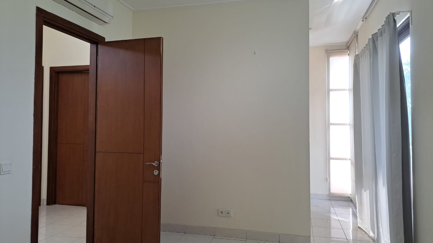 Disewakan Rumah 2 lantai Semi Furnished di Foresta BSD City