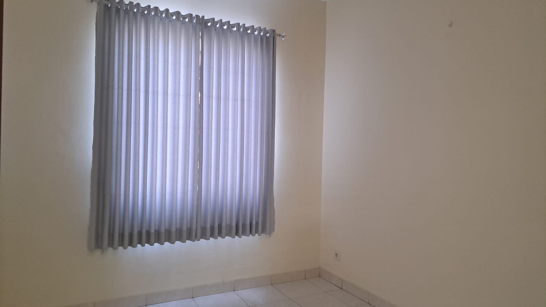 Disewakan Rumah 2 lantai Semi Furnished di Foresta BSD City