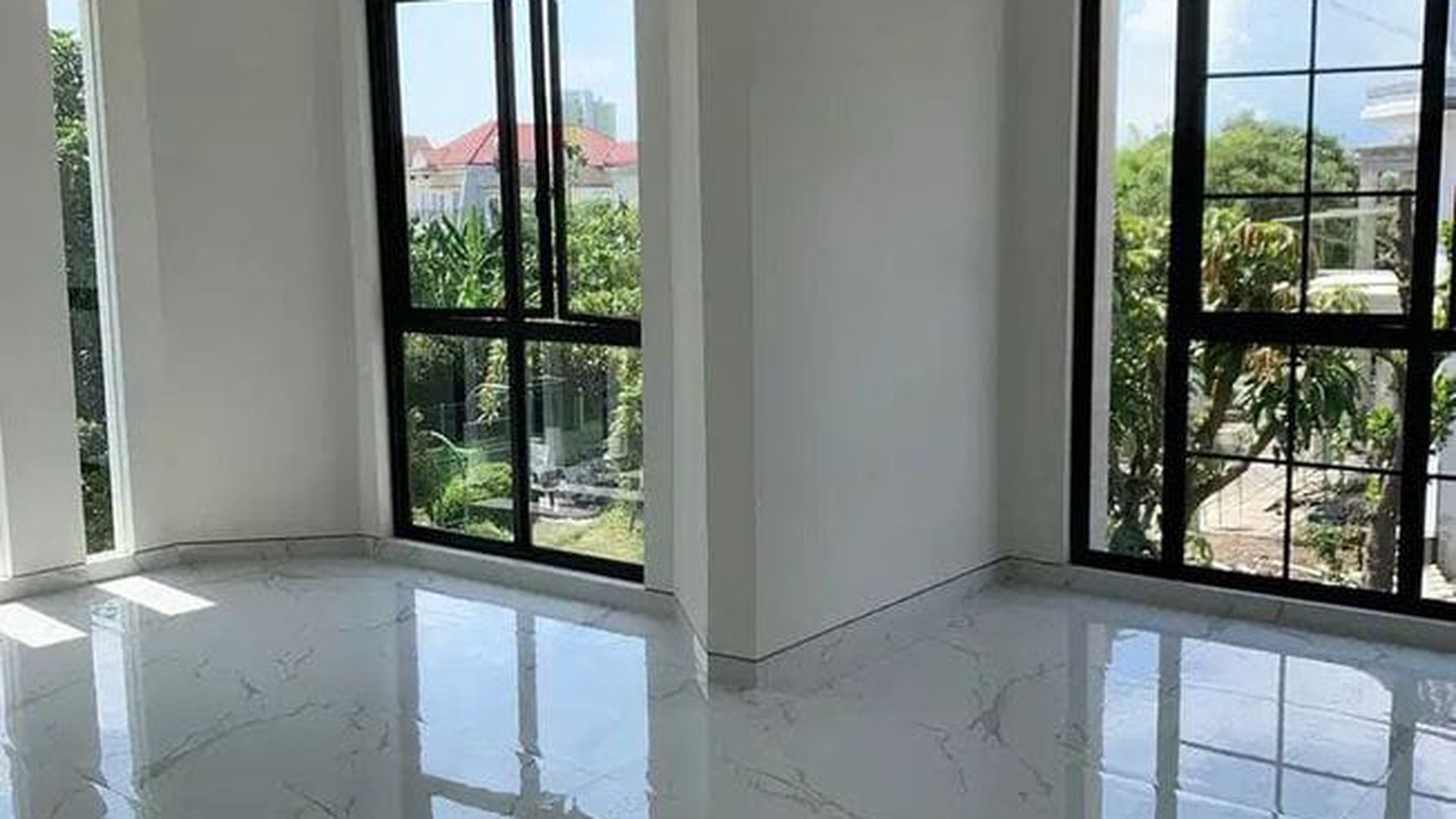 RUMAH BARU MEWAH DIJUAL DI JEMURSARI REGENCY 