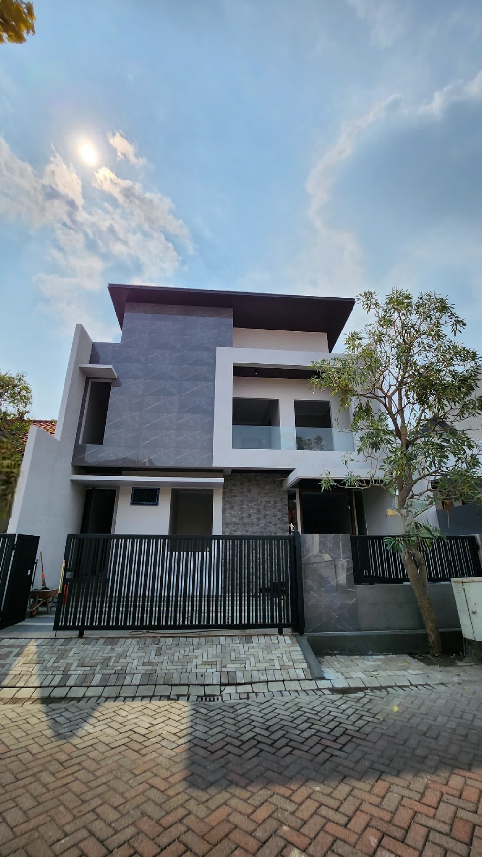 Dijual Rumah Baru Citraland  Surabaya dekat GWalk, Sekolah CIPUTRA - Baru 2 Lantai SHM Siap Huni