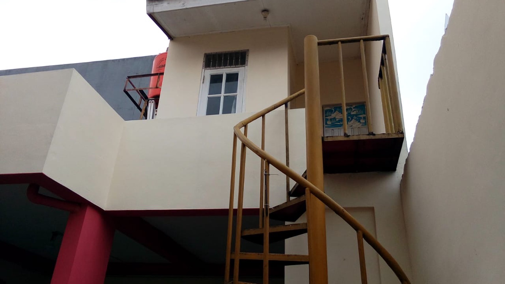 Rumah Bagus Lokasi Strategis Banting Harga di Pondok Ranji Tangerang Selatan