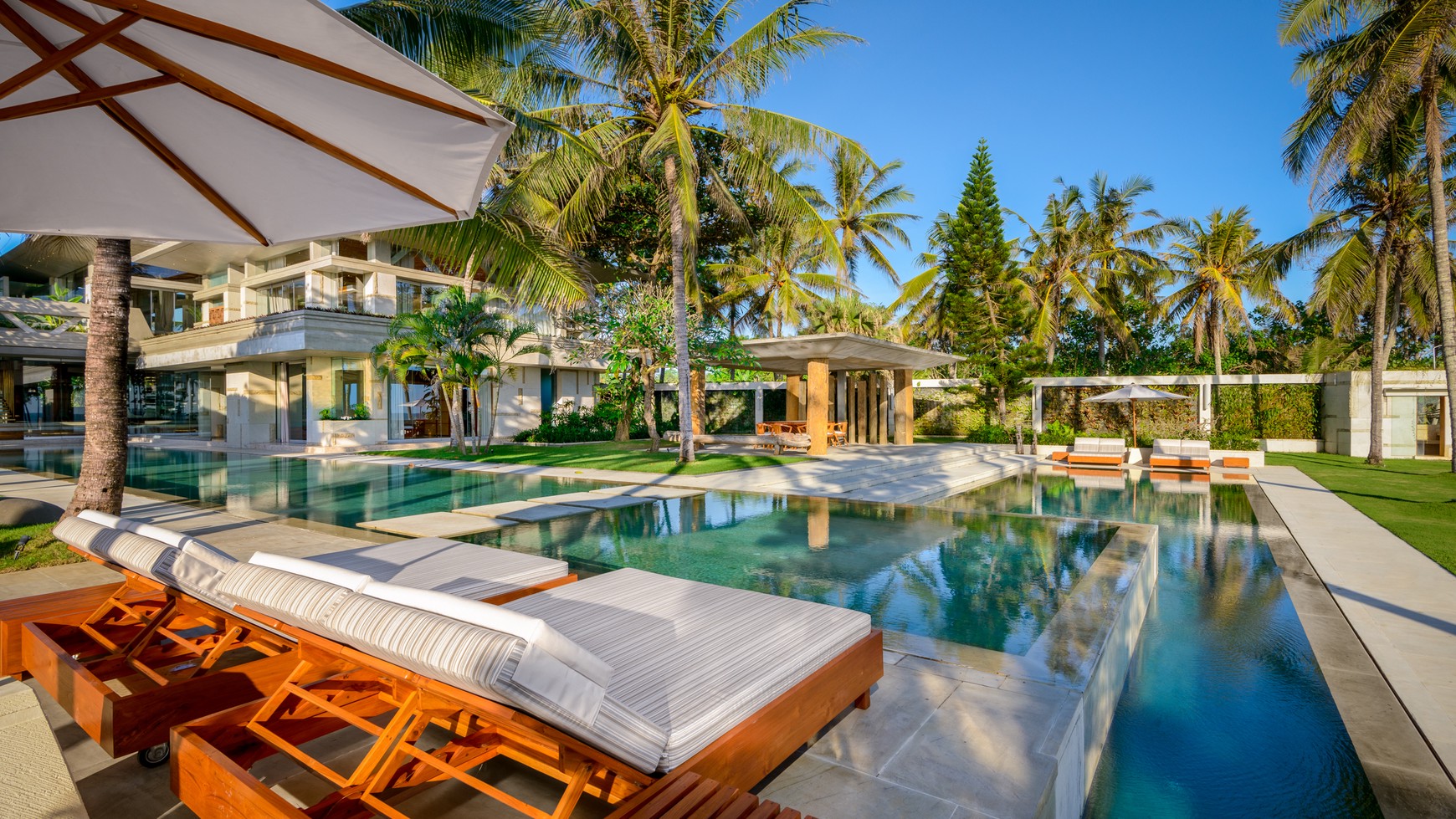 Luxury Unique Villas Beachfront In Tabanan Bali