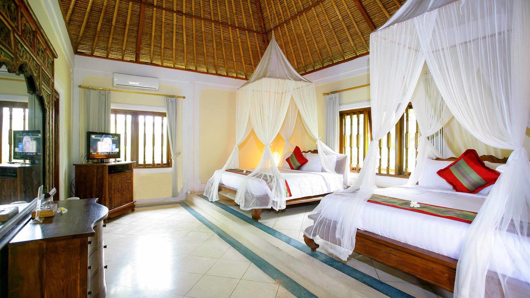 Villa Need Renovation 6633 Sqm In Heart of Seminyak Bali