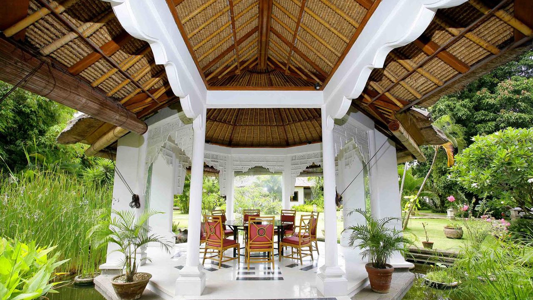 Villa Need Renovation 6633 Sqm In Heart of Seminyak Bali