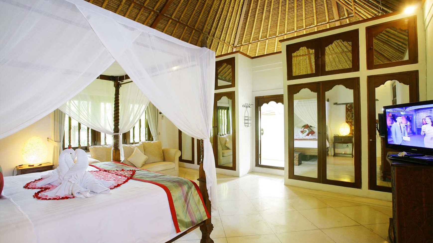 Villa Need Renovation 6633 Sqm In Heart of Seminyak Bali