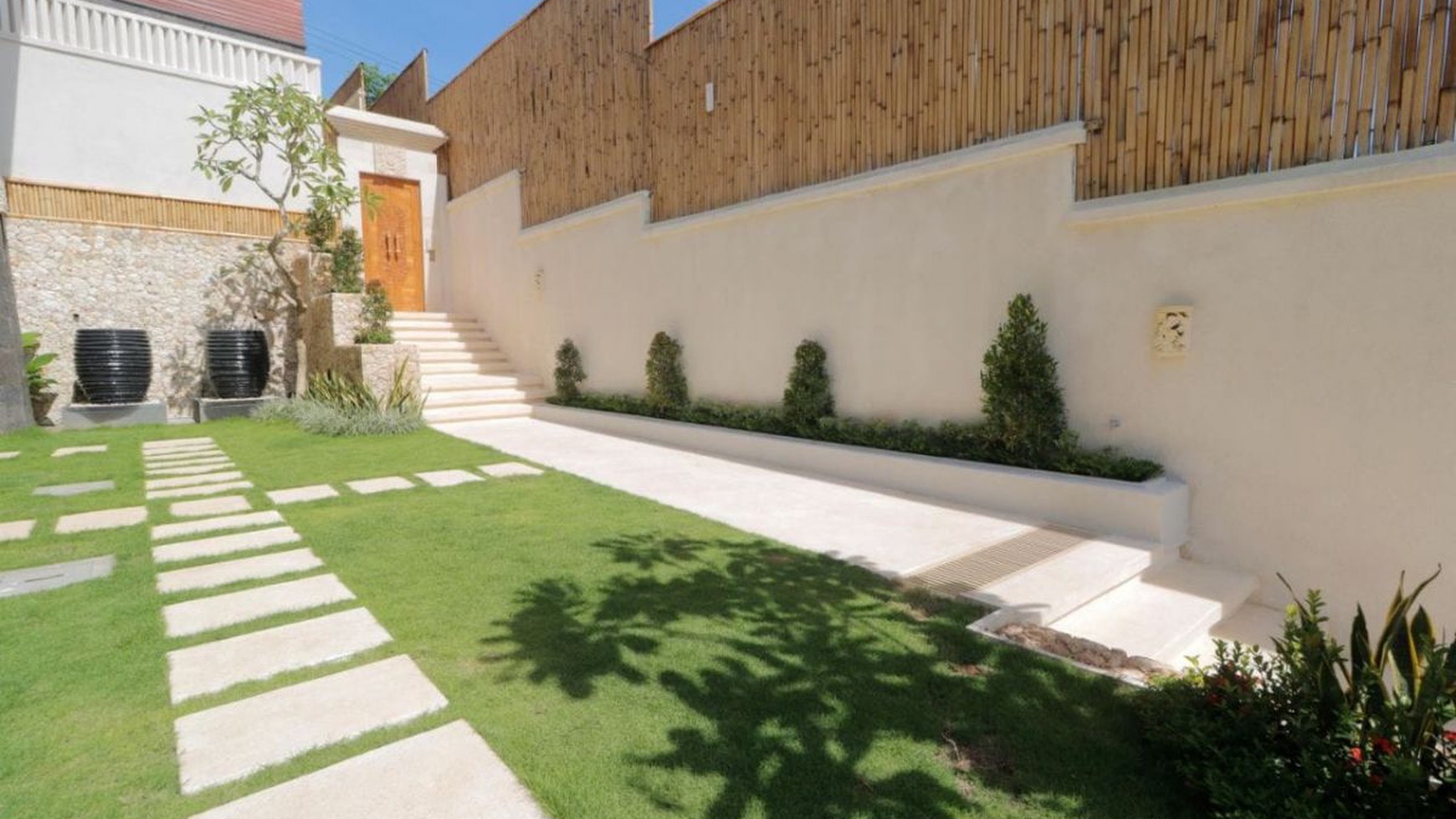 Villa Freehold with big garden in a quiet location,  good for investment Ungasan Bali