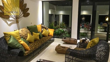 Ultra Modern 6 Bedrooms Home with Jungle Views in Ubud Bali
