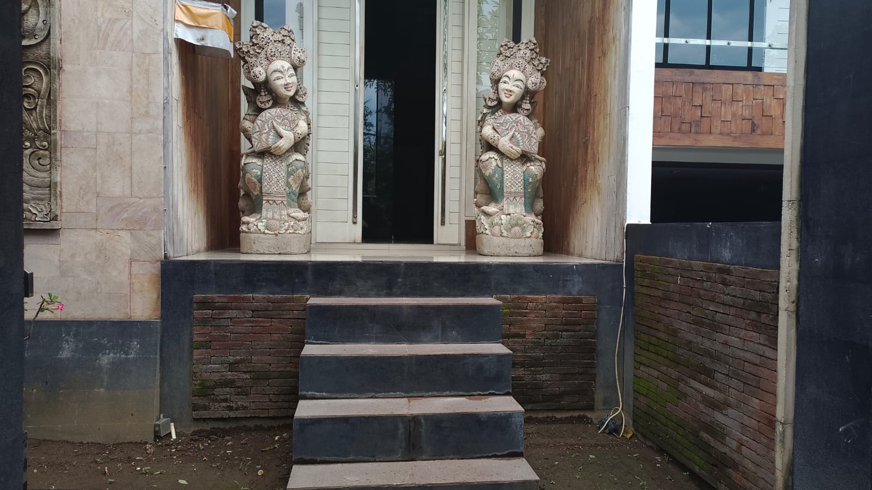 Vllla 4 Bedrooms In great Area Renon Denpasar Bali