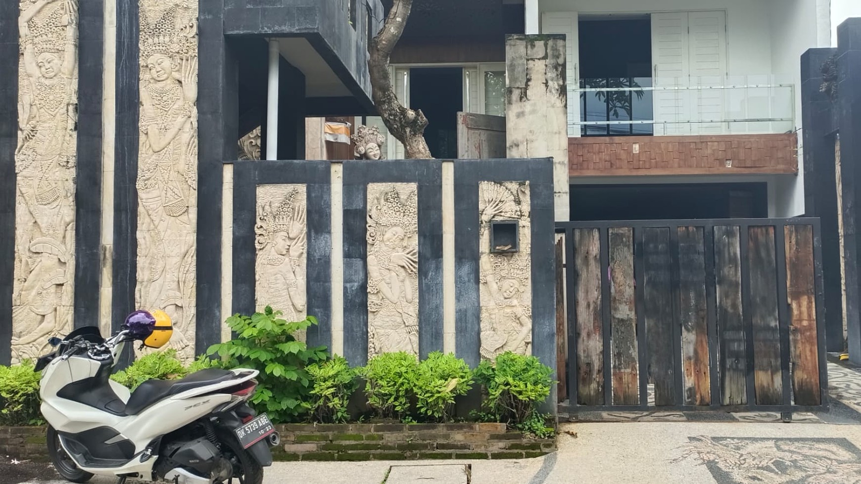 Vllla 4 Bedrooms In great Area Renon Denpasar