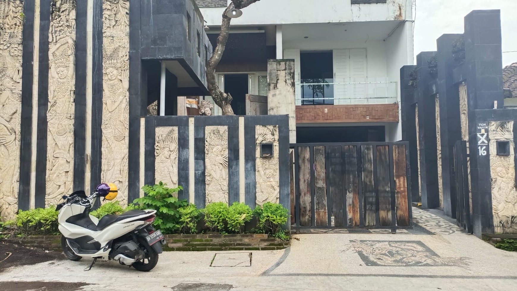 Vllla 4 Bedrooms In great Area Renon Denpasar