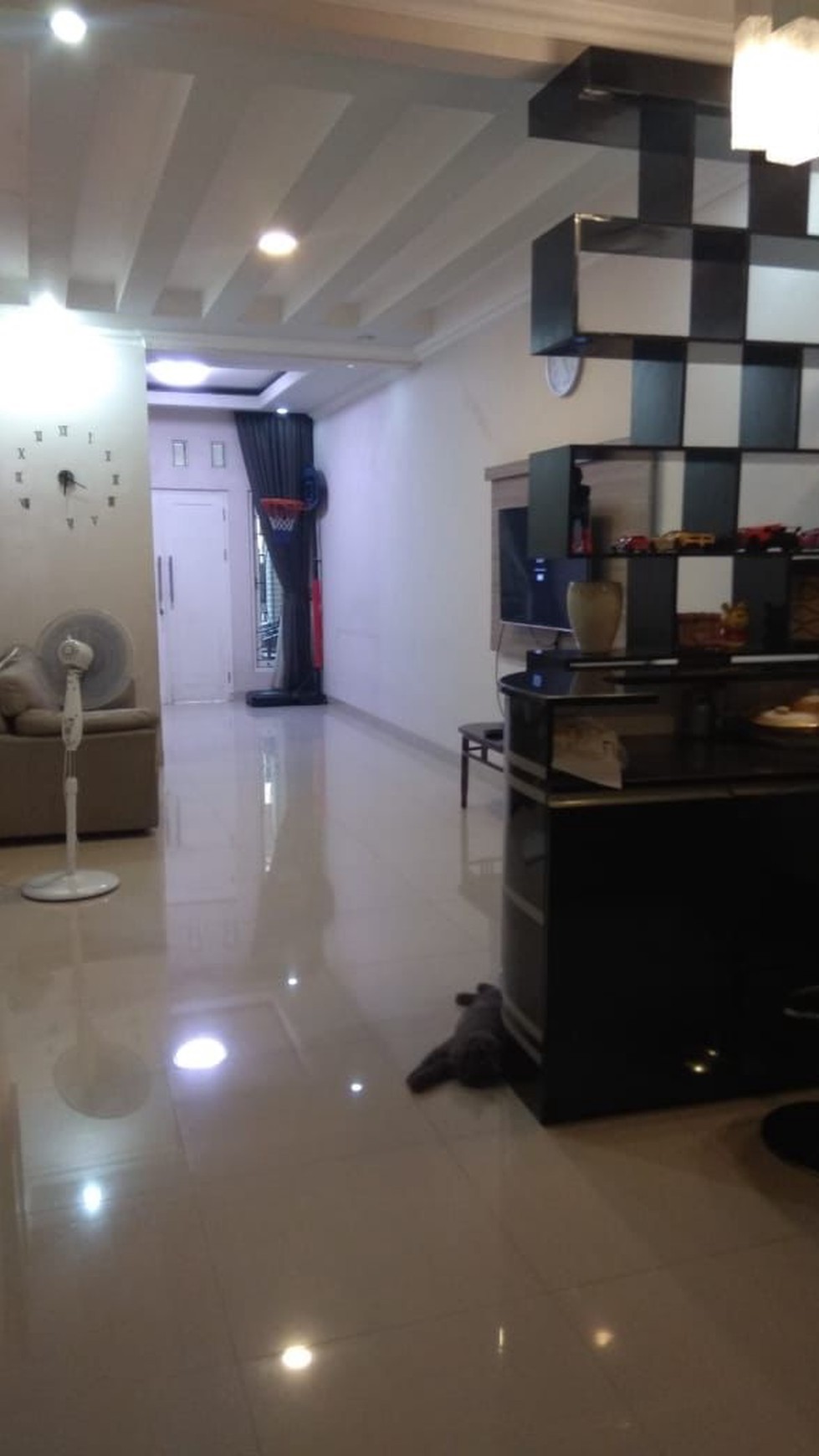 Rumah Siap Huni Di Jakarta Selatan ( Semi Furnished )