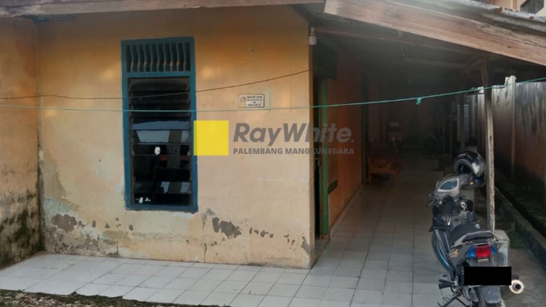 DIJUAL GUDANG BESERTA BEDENG 3 PINTU