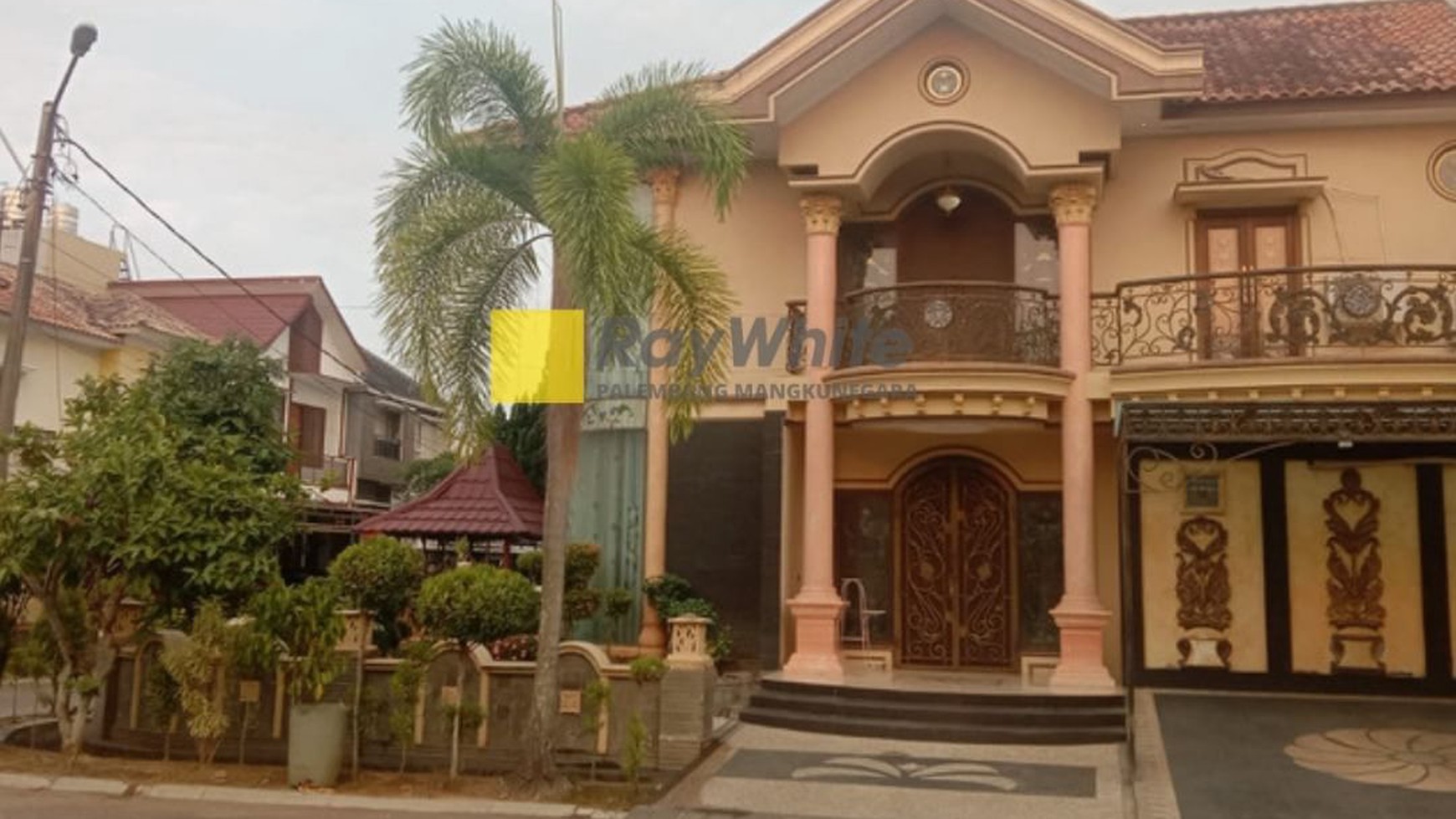 DIJUAL RUMAH MEWAH TENGAH KOTA 