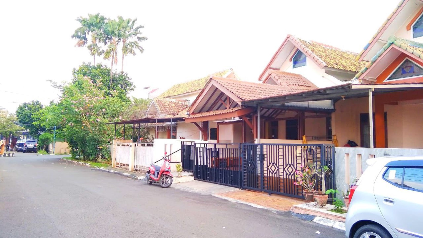 Rumah Fully Furnished 2 Lantai dalam Cluster Graha Raya