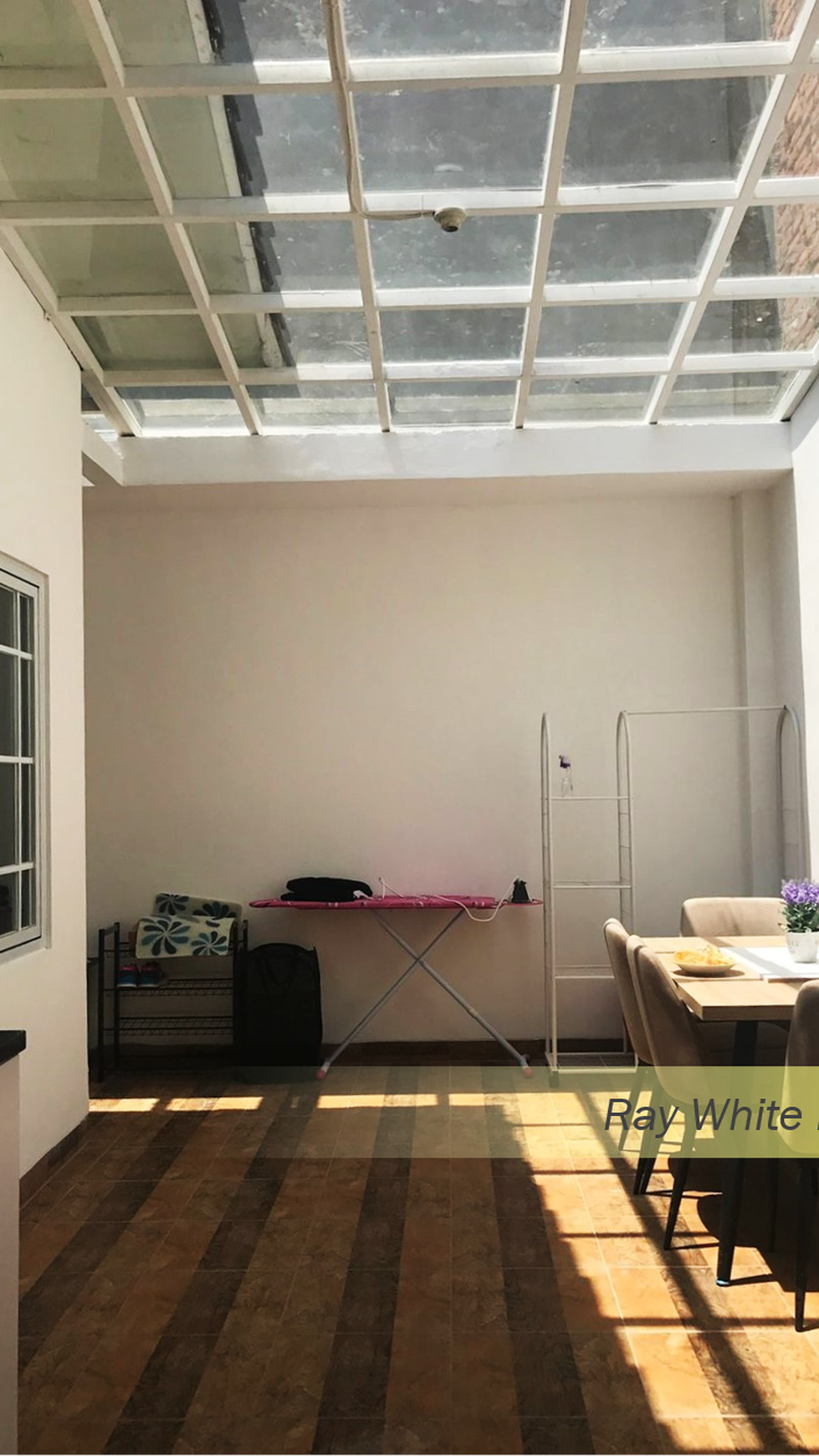 Rumah Minimalis Semi-Furnished di Metland Menteng, Cakung, Jakarta Timur