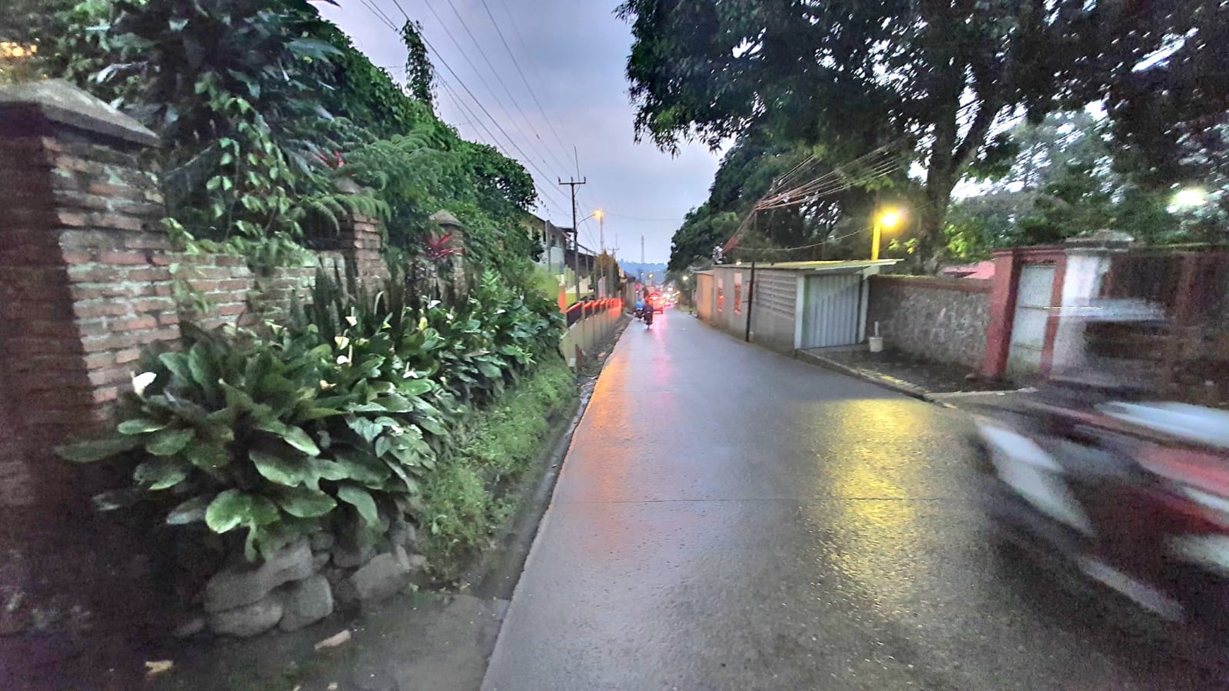 Rumah Asri Lokasi Strategis Pinggir Jalan @Cijeruk, Bogor